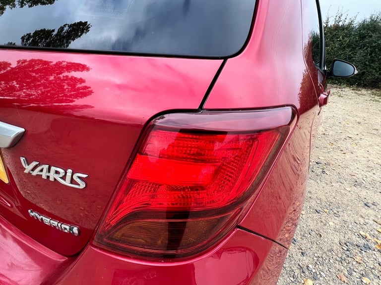 2016 Toyota Yaris 1.5 VVT-h Icon E-CVT Euro 6 5dr HATCHBACK Petrol/Electric Hybrid Automatic