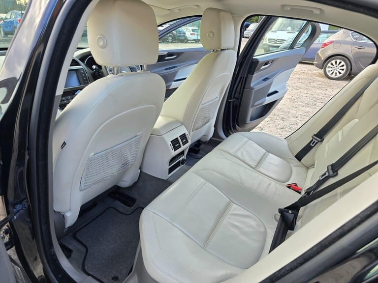 2016 Jaguar XE 2.0d Prestige Auto Euro 6 (s/s) 4dr Saloon Diesel Automatic