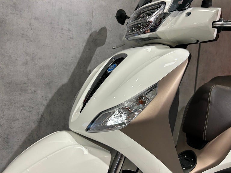 2023 Piaggio Medley 125 - 1332 miles