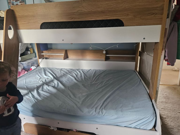 Bunk bed