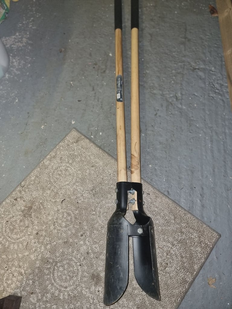 image for Hole digger wickes used once 