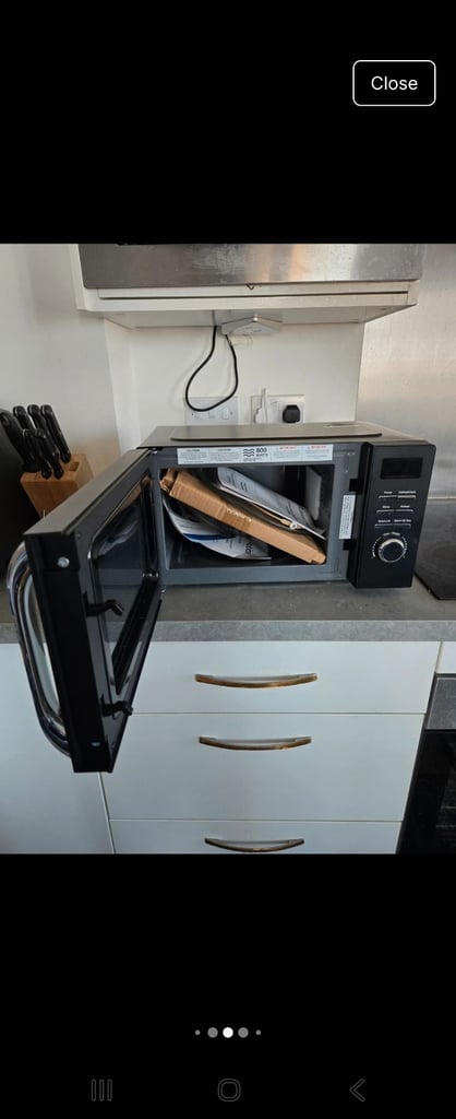 Beautiful and brand new russell hobbs rhmd830mb compact solo microwave (perfectly working)