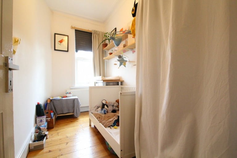 Chain free! Hane Estate Agents offer a first floor two bedroom converted flat. 