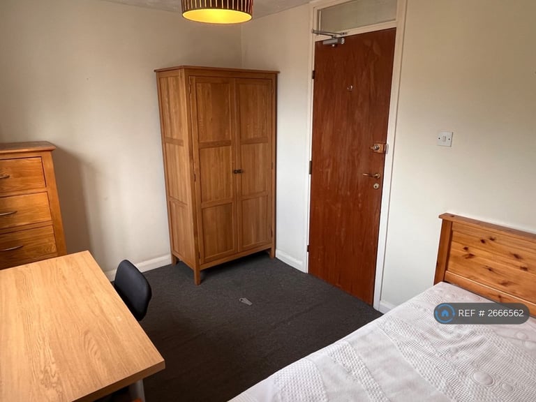 4 bedroom house in Berkeley Close, Southampton, SO15 (4 bed) (#2666562)