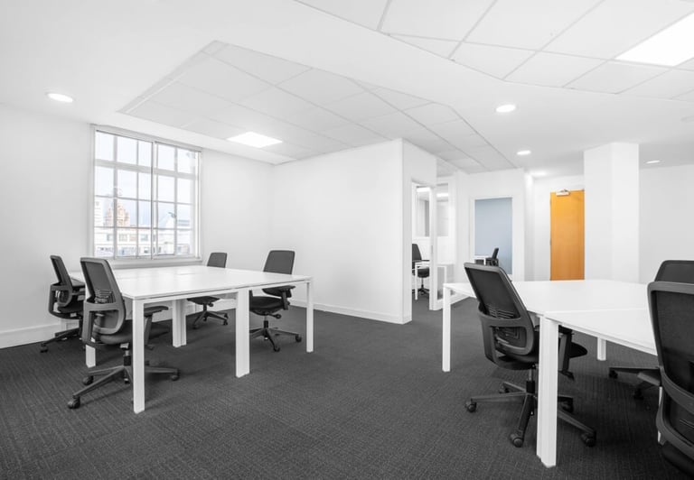 WC2N Spaces For 4 to 55 Desks - Private Serviced Offices to Rent in Strand