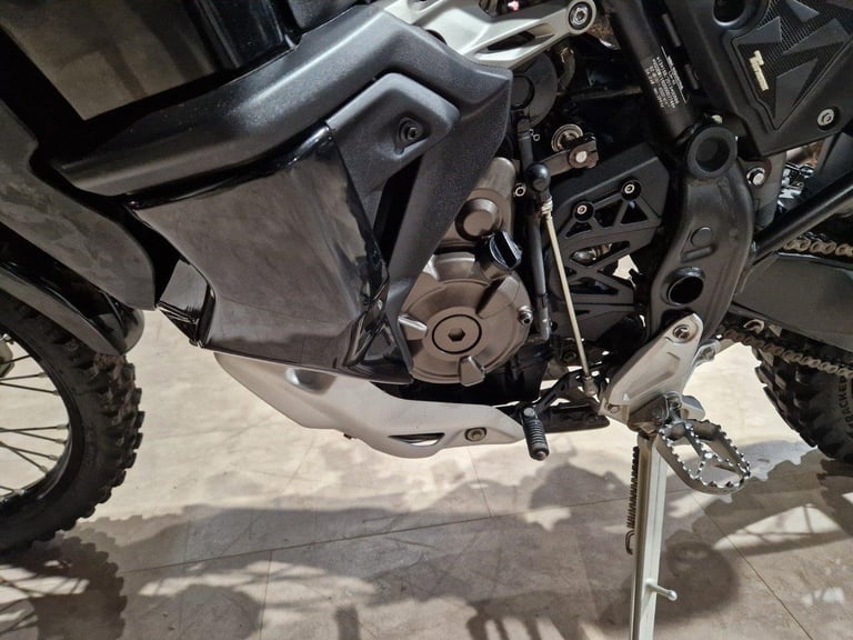 YAMAHA TENERE 700 WORLD RAID IN BLACK