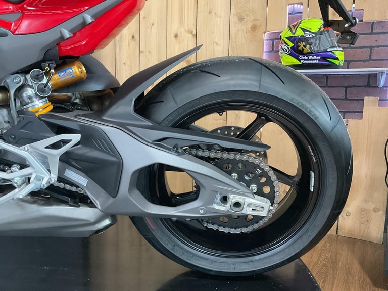 Ducati Streetfighter V4S 2025 in Stock! FREE UK DELIVERY! Stunning! 4.9% APR!!