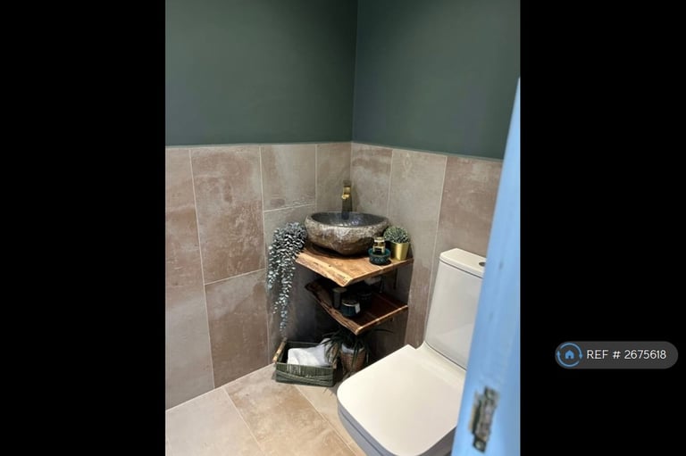 1 bedroom flat in Northfield Place, Aberdeen, AB25 (1 bed) (#2675618)