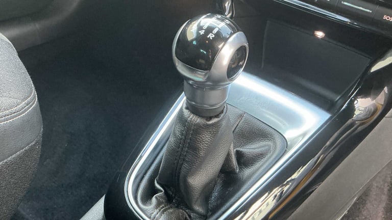 2016 DS Automobiles DS 3 1.2 PureTech Elegance 3dr Hatchback Petrol Manual