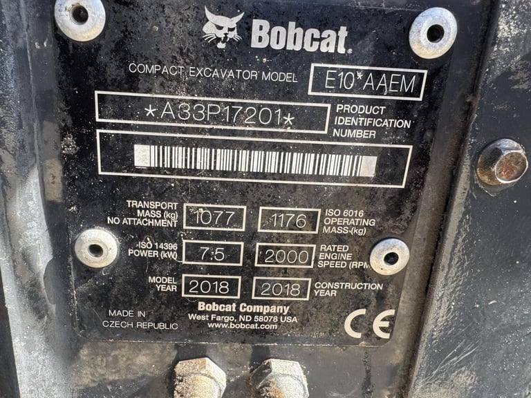 Bobcat E10Z Zero Tail 1 T  Micro Excavator Digger