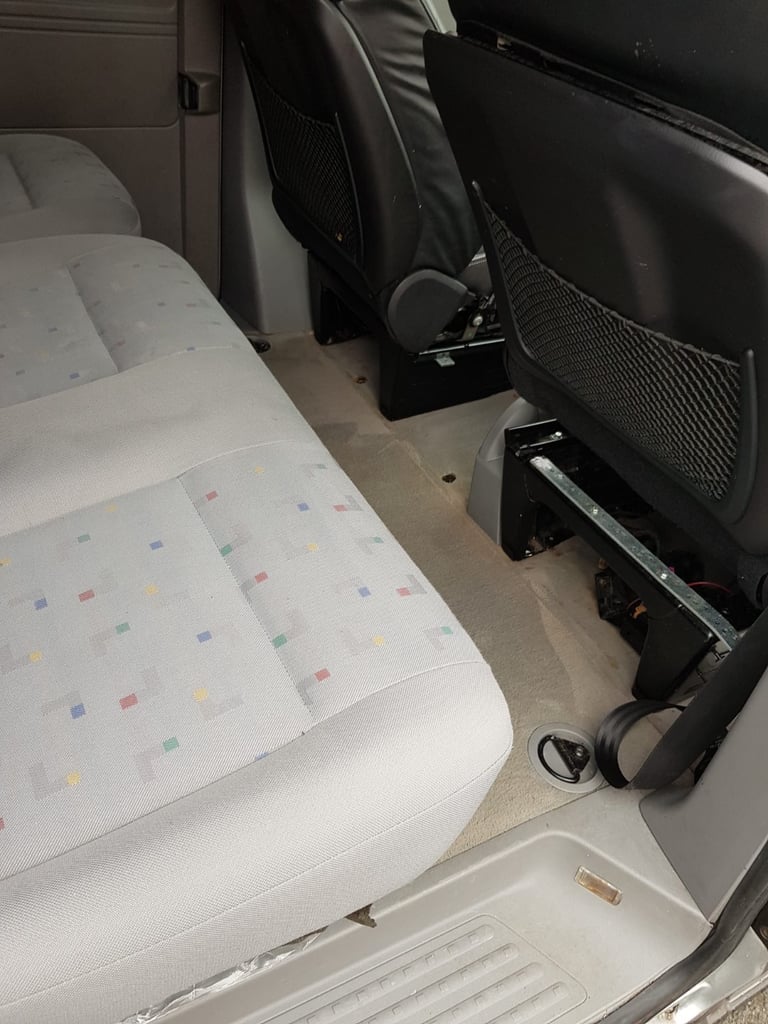 Volkswagen, TRANSPORTER SHUTTLE, Minibus, 2004, Automatic, 2460 (cc)