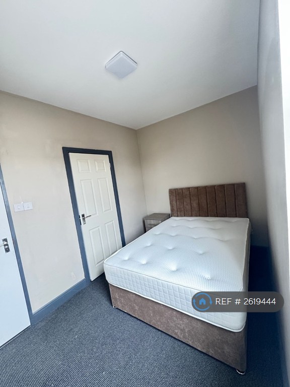 6 bedroom house in Keswick Road, Blackpool, FY1 (6 bed) (#2619444)