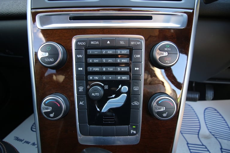 2011 Volvo XC60 D3 [163] SE Lux 5dr Geartronic ESTATE Diesel Automatic