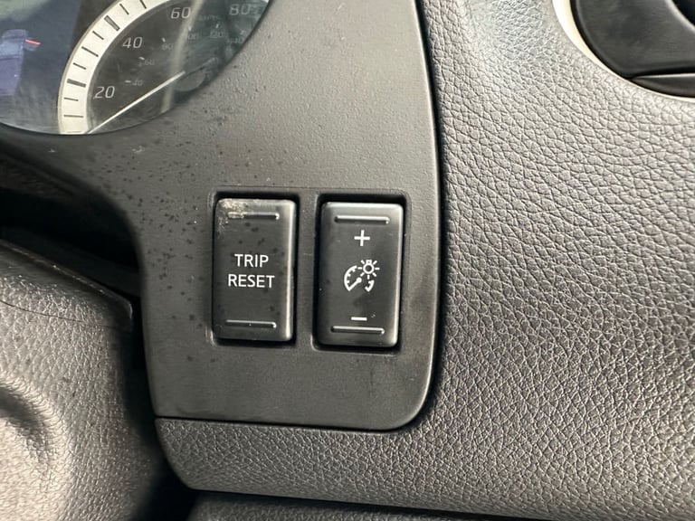 2016 Nissan Navara 2.3 dCi Tekna Pickup Double Cab 4dr Diesel Auto 4WD Euro 6 (190 ps) PICKUP Die...