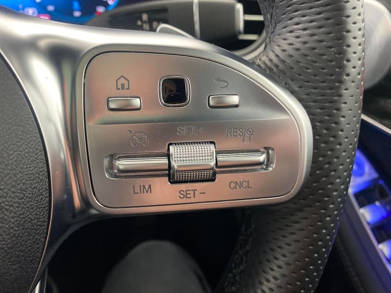 2020 Mercedes-Benz GLC 2.0 GLC300d AMG Line (Premium Plus) SUV 5dr Diesel G-Tronic+ 4MATIC Euro 6...