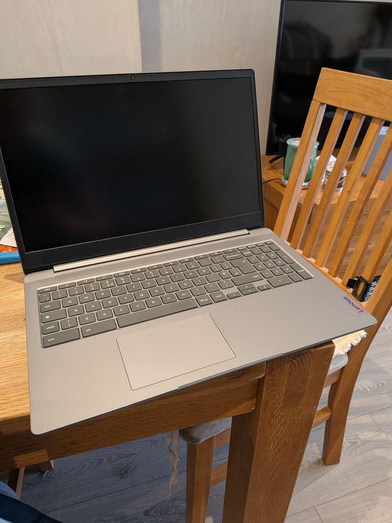 Lenovo Ideapad 3 Chromebook and Bag