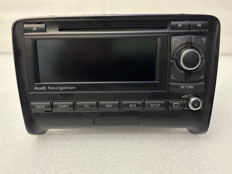 Audi TT MK2 Stereo, PN: 8J0 035 192J