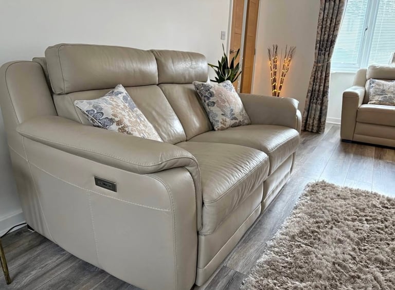 image for Nicoletti Leather 2.5 seater sofa from furniture Village like new collection or delivery