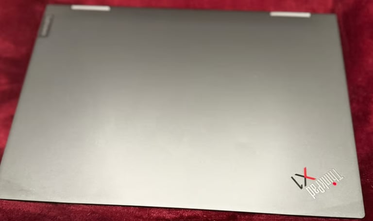 Lenovo laptop X1 Yoga Gen 6 *Touch Screen* i7-1165G7 16gb mem, 512GB HD