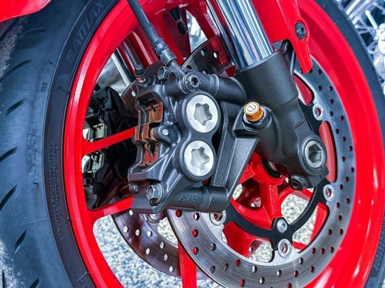 2024 24 YAMAHA XSR900 GP SPORT HERITAGE 900 WAYNE RAINEY REP - LOW MILES