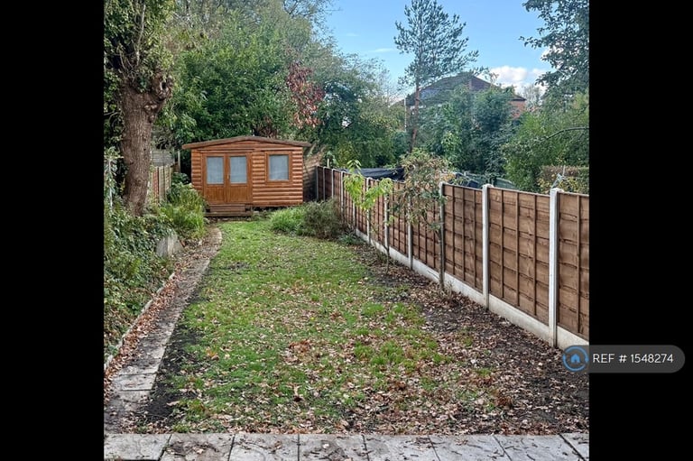 2 bedroom house in Roslyn Road, Stockport, SK3 (2 bed) (#1548274)