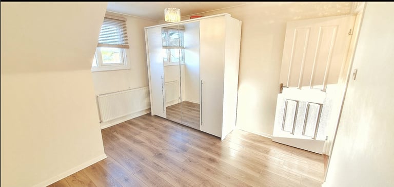 Three Bedroom House for Short to Long Term Rent in Basildon