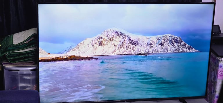Tv Bush 58 inch big screen 24 model 4k smart 