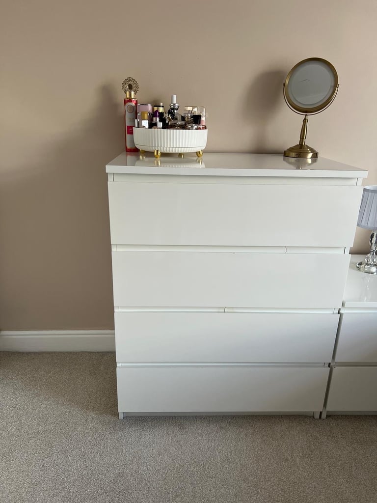 image for High gloss chest of drswer