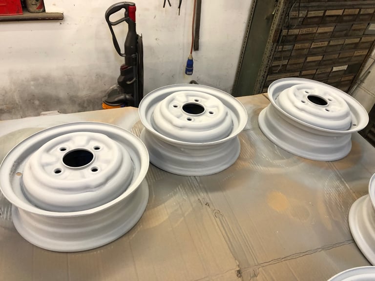 Austin Morris mg 1100 mk1 steel wheels and tyres