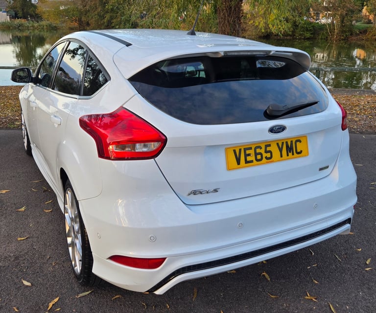 Ford, FOCUS, Hatchback, 2015, Manual, 999 (cc), 5 doors