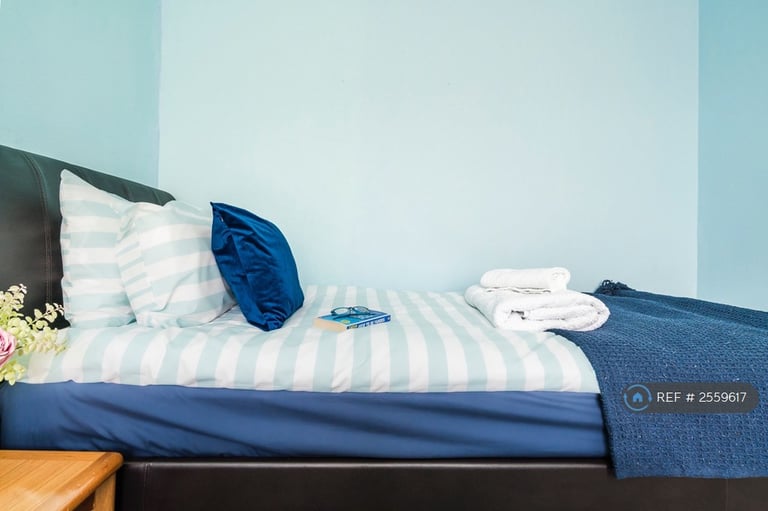 4 bedroom house in Waveney Rise, Oadby, Leicester, LE2 (4 bed) (#2559617)