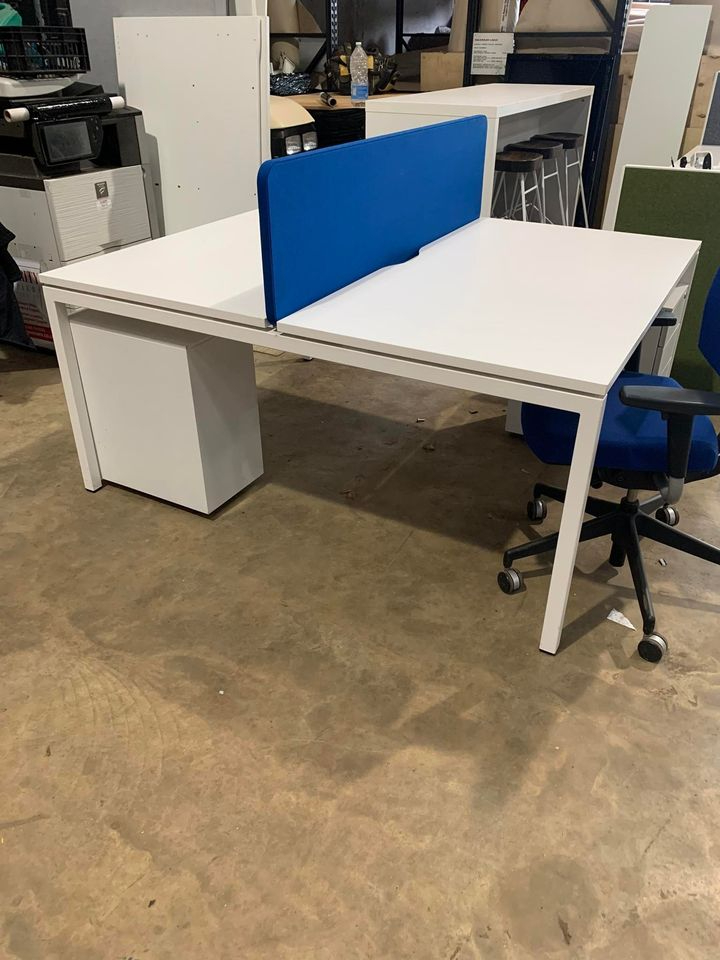 Office desk 