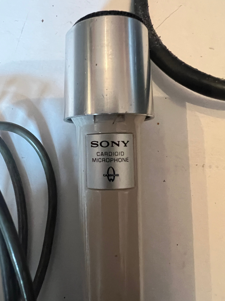 Powers On Vintage Sony AVC-3200CE Video Camera Original Case View Finder & more