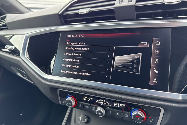 2022 Audi Q3 Black Edition 40 TFSI quattro 190 PS S tronic SUV PETROL Automatic