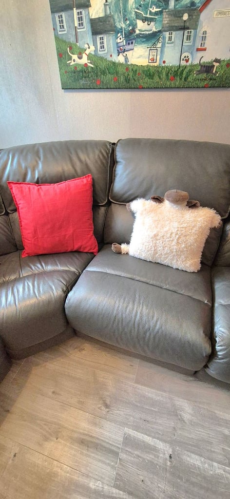 Leather Recliner Vorner Suite