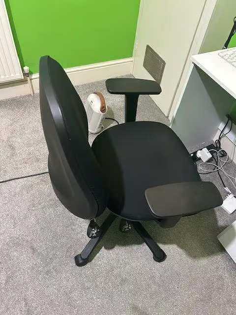image for Homeworker Black Ergonomic Chair with Armrest