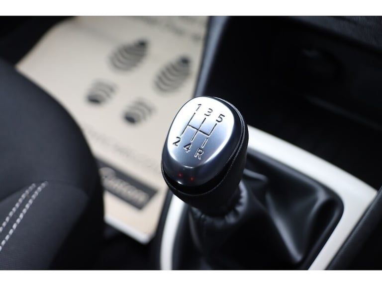 2018 Renault Captur TCe ENERGY Play SUV Petrol Manual