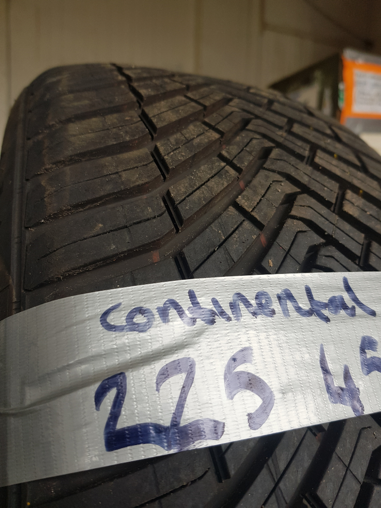 225 45 19 Conti CrossConatct Like New Tyres Matching pair ONLY £100fitted & balanced open 7 days 