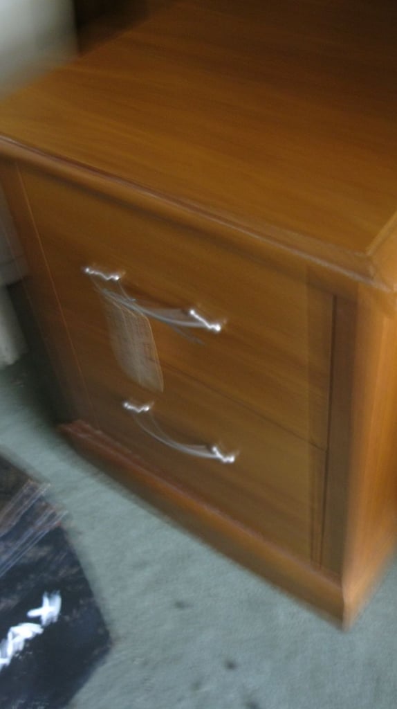 STURDY MODERN SINGLE 2 DRAWER BEDSIDE CABINET. GOOD ORDER.