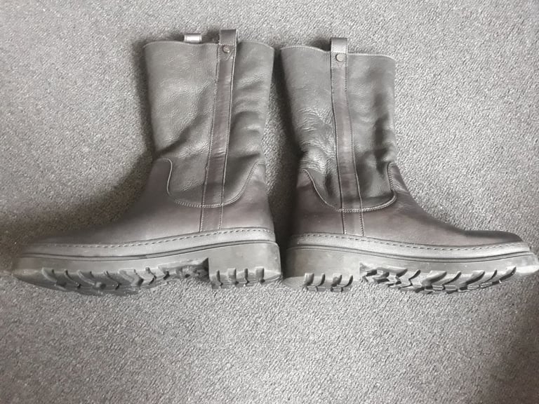 Mid-Calf Chelsea Boot size 39