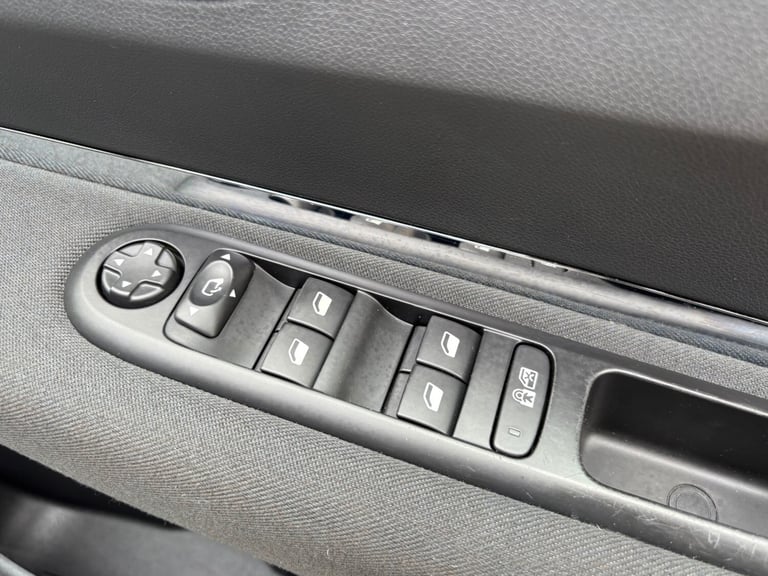 2014 Peugeot 3008 1.6 HDi Active 5dr HATCHBACK Diesel Manual