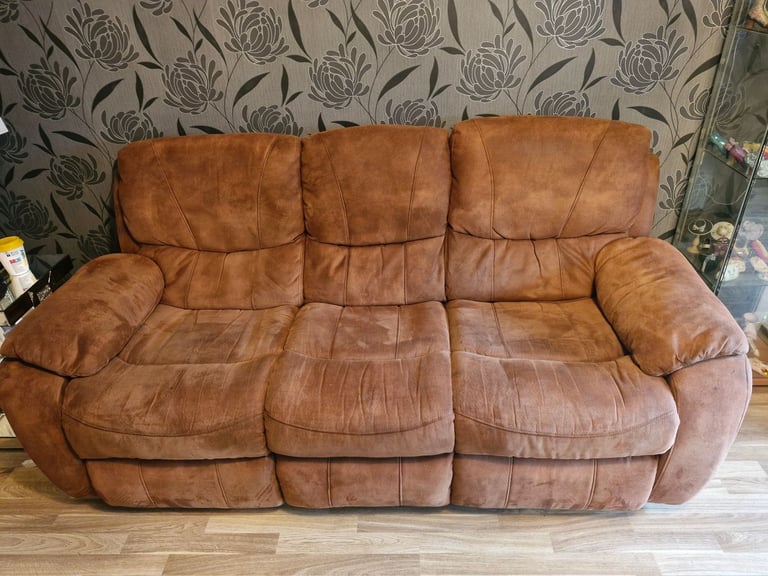 image for 3&2 recliner sofas