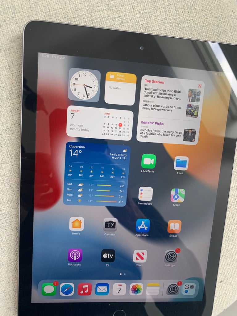 Apple Ipad 6 2018 Black 32GB Ios17 Wifi Very Good Condition - FREE new charger - Delivery Avail