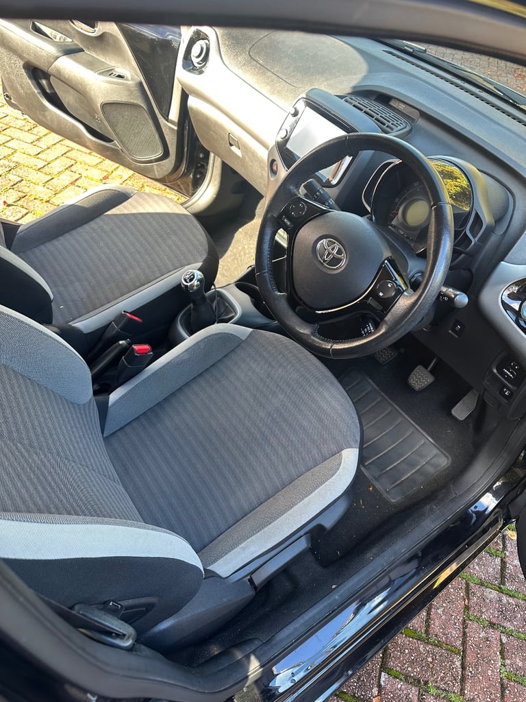 Toyota, AYGO, Hatchback, 2019, Manual, 998 (cc), 5 doors