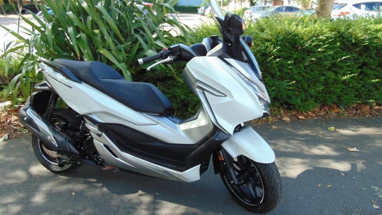 Honda NSS 300 A-K FORZA 2019 AUTOMATIC SCOOTER FSH FAST ECONMICAL ULEZ 