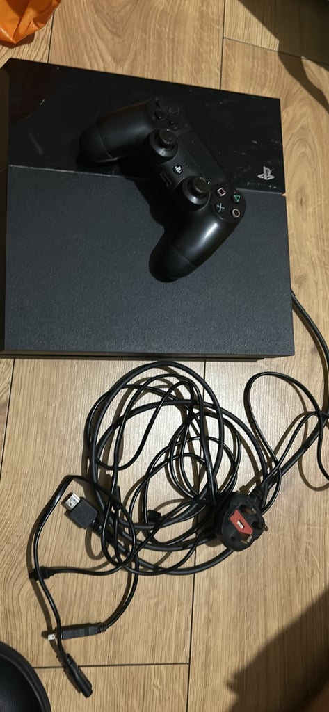 Sony ps4 console - 1 tb - with wires and controller - version 10.1 - one terrabyte memory