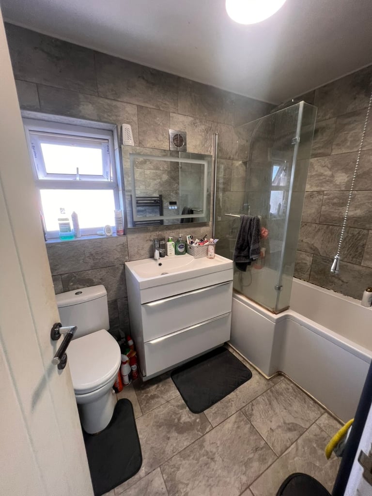 4 Bedroom Spacious House to rent- SL15JU