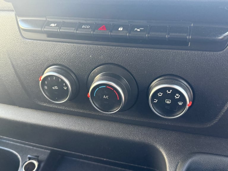 2020 VAUXHALL MOVANO 2.3L DIESEL SILVER MANUAL 9 SEATER CREW COMBI VAN - 97K