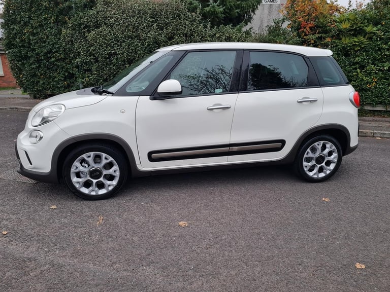 Fabulous Diesel 2014 Fiat 500L Lounge 1.6 Multijet Mpv around 60-63 mpg 2014, Manual, 1598 (cc)