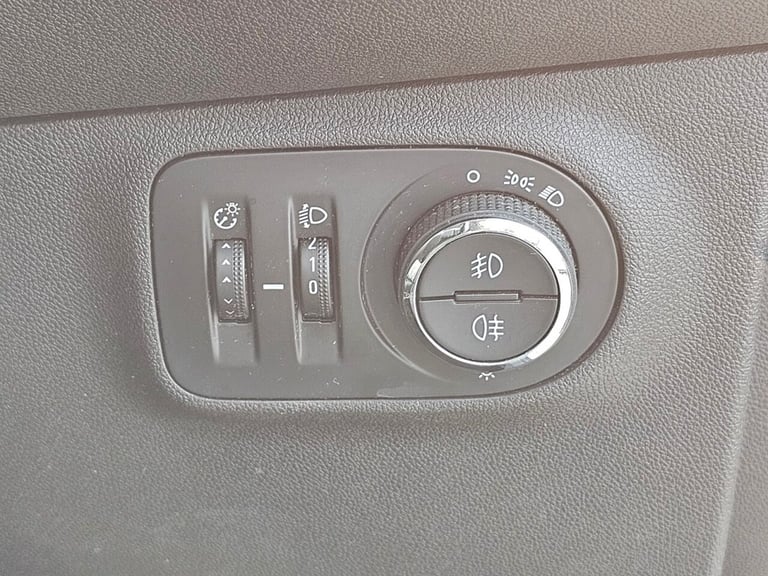 2015 Vauxhall Corsa 1.2i Limited Edition Hatchback 3dr Petrol Manual Euro 6 (70 ps) Hatchback Pet...